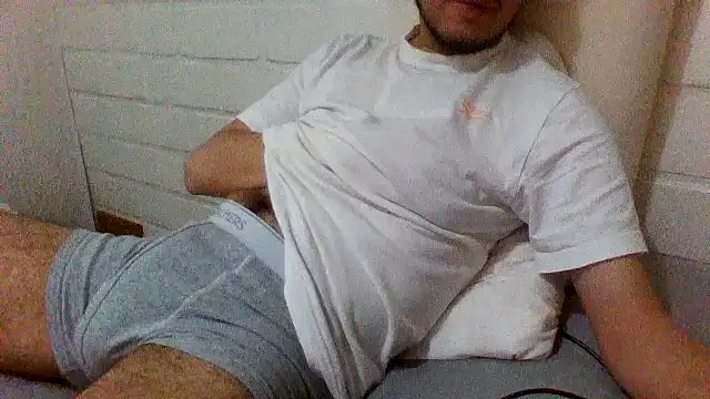 Snapshot of ProfeC4m chatting on 11-08-25, 04:34 ProfeC4m online show from 11-08-25, 04:34