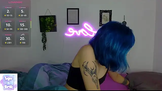 Snapshot of lyv_x_ chatting on 10-19-25, 08:31 lyv x online show from 10-19-25, 08:31