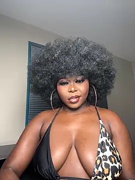 Snapshot of WomanNextdoor1 chatting on 11-15-25, 10:01 WomanNextdoor1 online show from 11-15-25, 10:01