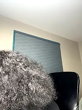 WomanNextdoor1 online show from 12-14-25, 01:00