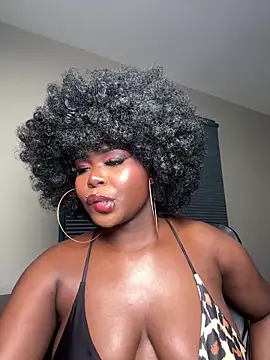 WomanNextdoor1 online show from 05-06-26, 01:47
