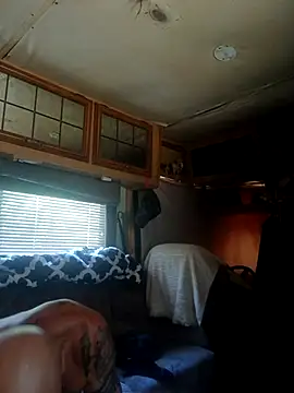 ShawnandDani7074 online show from 06-21-26, 05:37