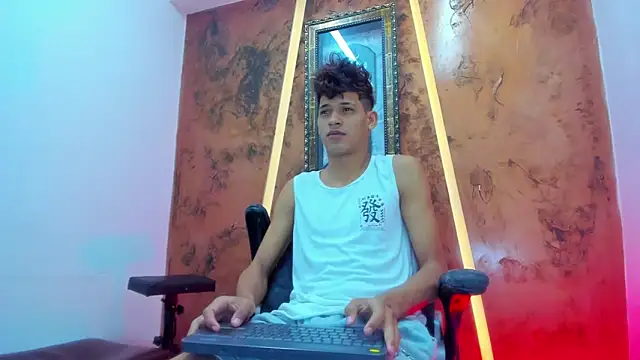 Stronger sexy online show from 09-15-25, 12:49