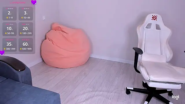 Momo Ayase  online show from 10-10-25, 02:16