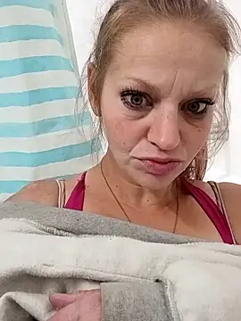 Snapshot of IrishGoddess69247 chatting on 01-17-26, 02:33 IrishGoddess69247 online show from 01-17-26, 02:33