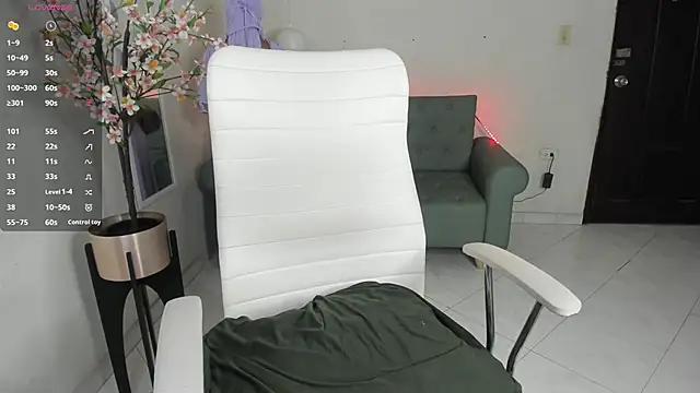 leila whisper online show from 10-01-25, 06:36