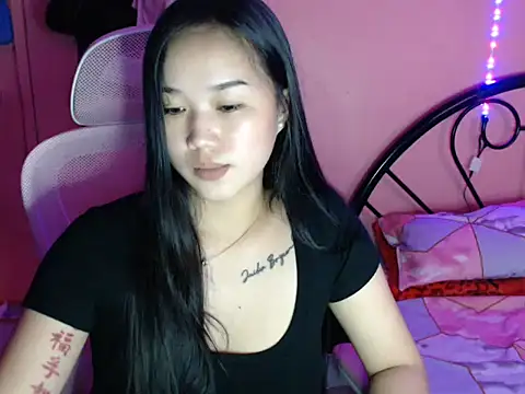 Snapshot of Wynxx chatting on 03-05-26, 10:00 Wynxx online show from 03-05-26, 10:00