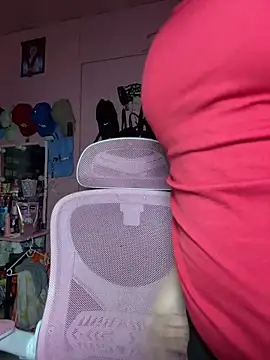 Snapshot of Wynxx chatting on 04-14-26, 04:13 Wynxx online show from 04-14-26, 04:13