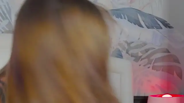 Snapshot of MarilynNova chatting on 11-13-25, 04:33 MarilynNova online show from 11-13-25, 04:33