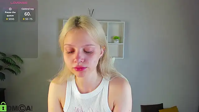 Snapshot of Allice_Cox chatting on 09-25-25, 12:25 Allice Cox online show from 09-25-25, 12:25