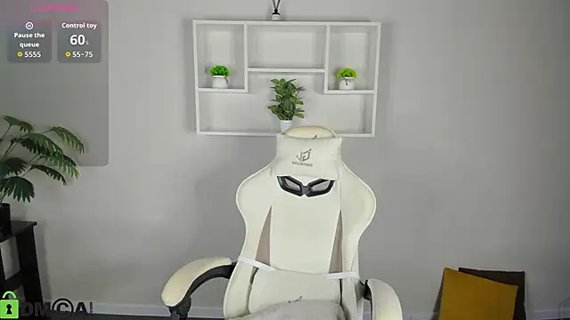 Snapshot of Allice_Cox chatting on 10-02-25, 01:12 Allice Cox online show from 10-02-25, 01:12