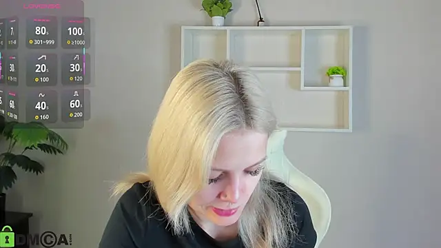 Snapshot of Allice_Cox chatting on 10-22-25, 01:06 Allice Cox online show from 10-22-25, 01:06