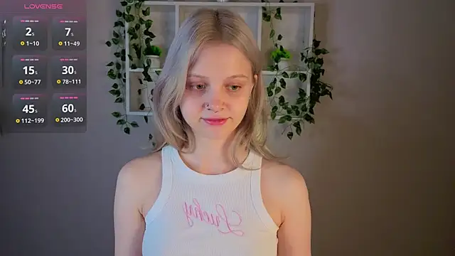 Snapshot of Allice_Cox chatting on 11-18-25, 03:01 Allice Cox online show from 11-18-25, 03:01