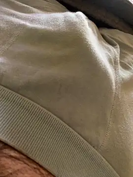 Snapshot of MuzzyFacing chatting on 03-20-26, 12:43 MuzzyFacing online show from 03-20-26, 12:43