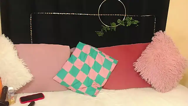 AmazingDarkDoll online show from 11-23-25, 03:12