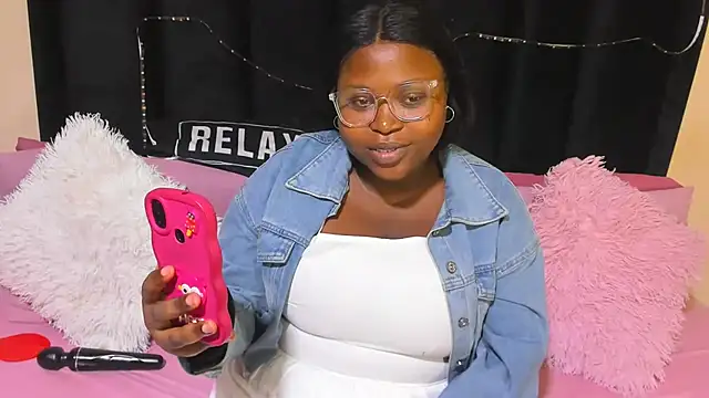 AmazingDarkDoll online show from 03-18-26, 05:49