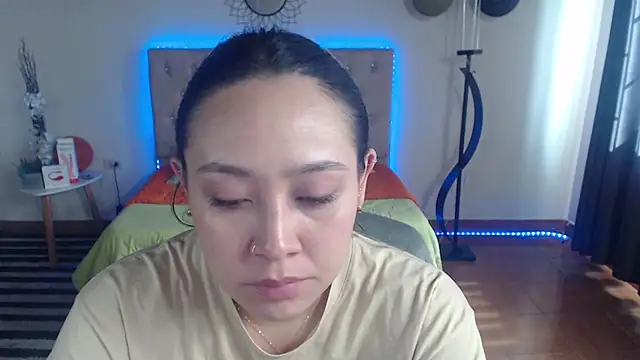 pink blossom  online show from 09-11-25, 02:06
