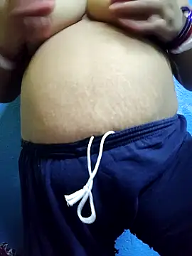 Snapshot of Exotic-bhabhi chatting on 09-28-25, 04:56 Exotic-bhabhi online show from 09-28-25, 04:56