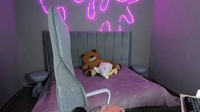 Emma and Issac online show from 02-24-26, 08:29