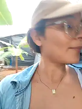 Lily-o online show from 10-05-25, 08:29