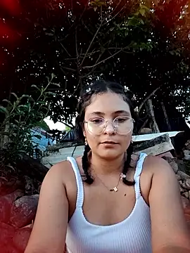 Lily-o online show from 10-10-25, 10:42