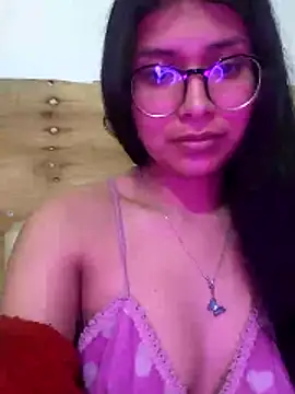 Snapshot of --MiaKhalifa-- chatting on 10-29-25, 08:21 --MiaKhalifa-- online show from 10-29-25, 08:21