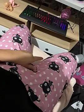 laure torres online show from 09-24-25, 07:01