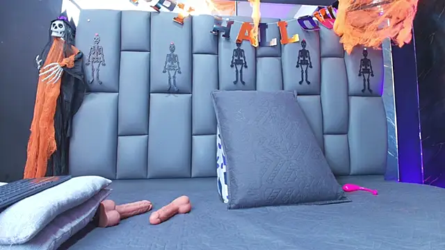 Snapshot of Roxana_gomez chatting on 10-28-25, 03:10 Roxana gomez online show from 10-28-25, 03:10