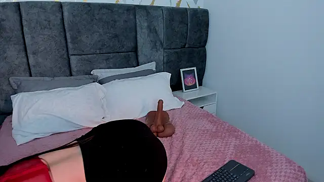 Astrid Velle online show from 02-04-26, 03:23