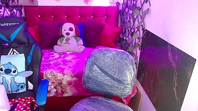 IVET CUTE1 online show from 04-28-26, 08:36