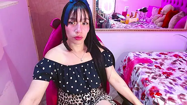 Snapshot of IVET_CUTE1 chatting on 06-21-26, 07:16 IVET CUTE1 online show from 06-21-26, 07:16