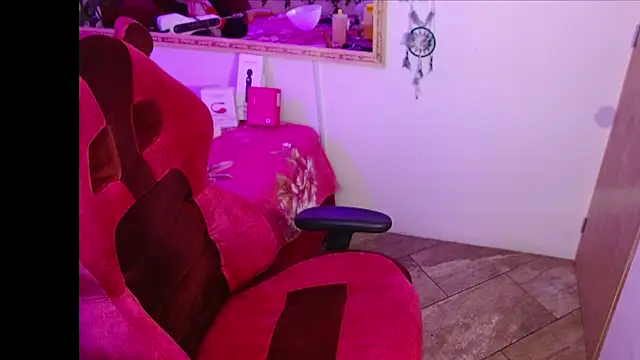 Snapshot of IVET_CUTE1 chatting on 07-05-26, 04:19 IVET CUTE1 online show from 07-05-26, 04:19