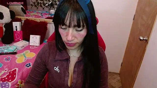 Snapshot of IVET_CUTE1 chatting on 07-23-26, 01:58 IVET CUTE1 online show from 07-23-26, 01:58