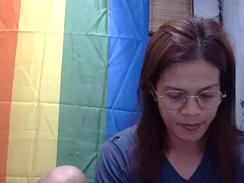 juicycum069 online show from 05-09-26, 08:36