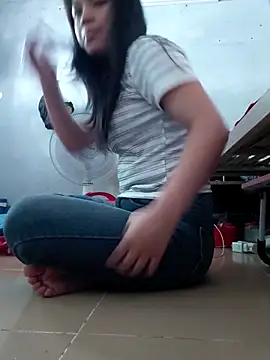 Anny-ly online show from 12-18-25, 04:18