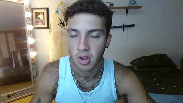 Snapshot of ocean_boy chatting on 10-01-25, 08:04 ocean boy online show from 10-01-25, 08:04