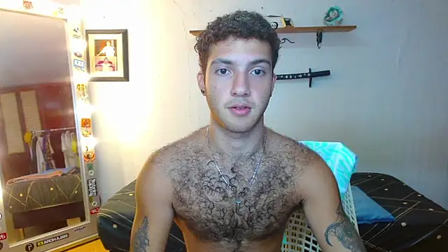 Snapshot of ocean_boy chatting on 10-08-25, 03:09 ocean boy online show from 10-08-25, 03:09