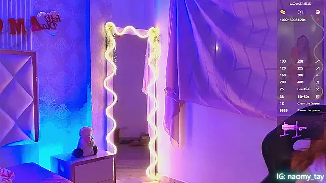 Snapshot of Naomy_tay1 chatting on 02-15-26, 01:57 Naomy tay1 online show from 02-15-26, 01:57