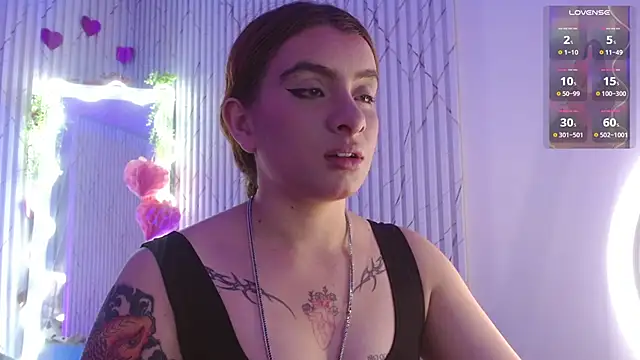 Snapshot of Naomy_tay1 chatting on 02-25-26, 03:05 Naomy tay1 online show from 02-25-26, 03:05