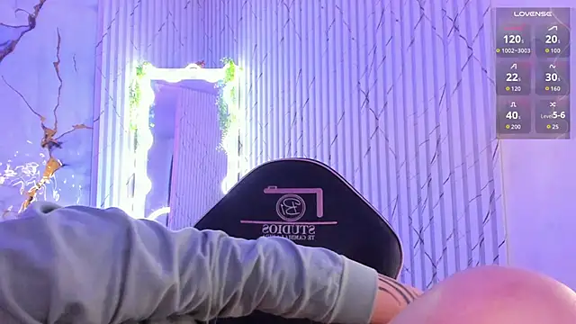 Snapshot of Naomy_tay1 chatting on 03-14-26, 02:28 Naomy tay1 online show from 03-14-26, 02:28