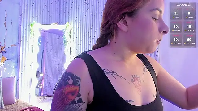 Snapshot of Naomy_tay1 chatting on 03-19-26, 03:32 Naomy tay1 online show from 03-19-26, 03:32