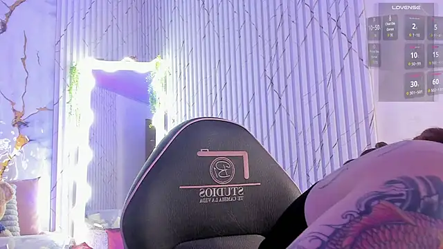 Snapshot of Naomy_tay1 chatting on 03-22-26, 03:21 Naomy tay1 online show from 03-22-26, 03:21