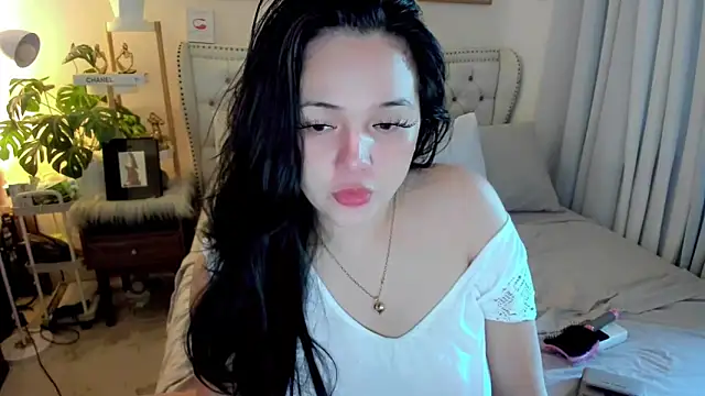 SweetHoney369 online show from 10-15-25, 12:33