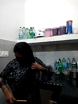 sommyfor123 online show from 10-07-25, 08:55