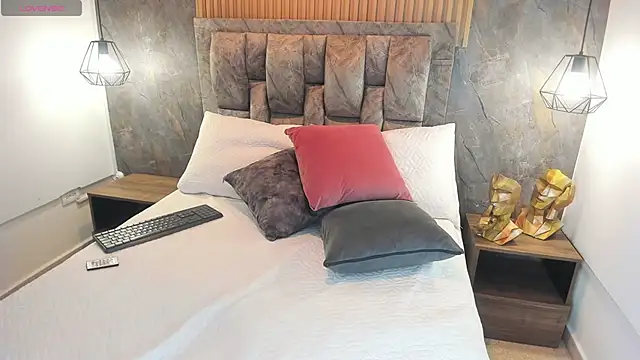 luna killari online show from 10-14-25, 11:33