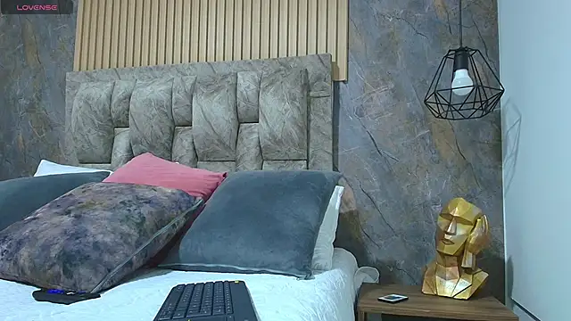 luna killari online show from 11-10-25, 01:54