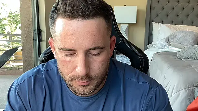 brettmycles28 online show from 11-25-25, 09:48