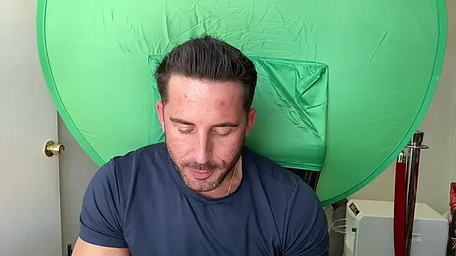 brettmycles28 online show from 05-27-26, 09:23