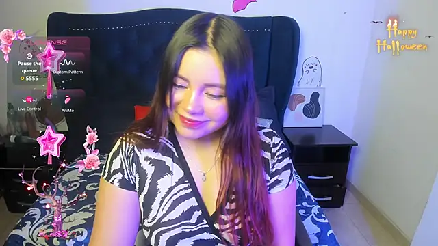 LucyPetit online show from 10-15-25, 01:33