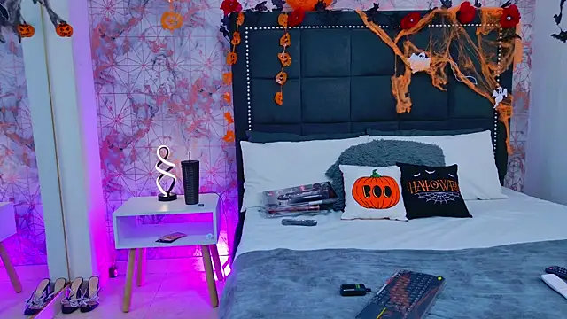 Angelique Angell online show from 10-23-25, 07:56